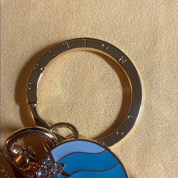 Louis Vuitton Blue Surf Keychain - Picture 3 of 8